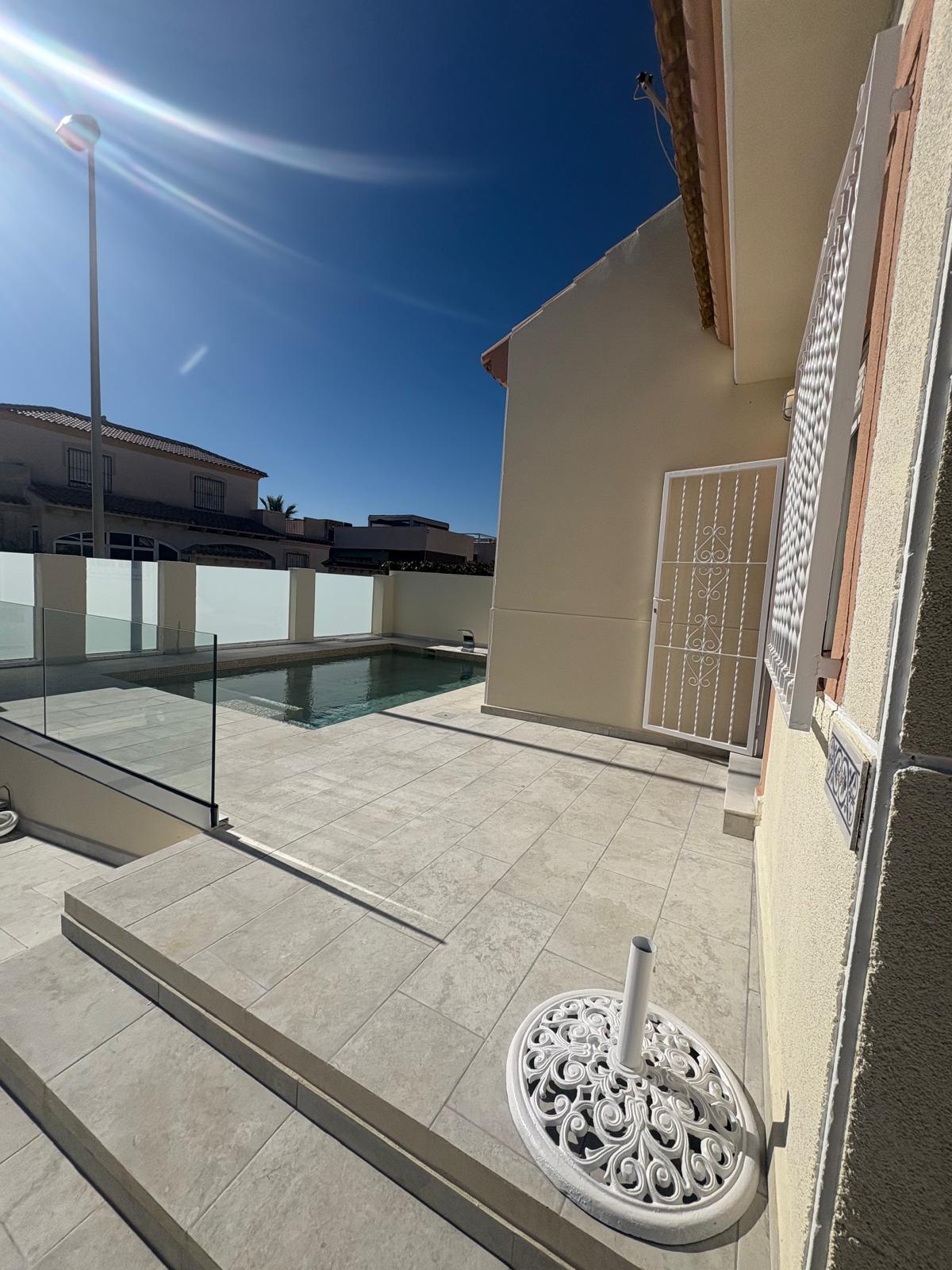 f86ff698-11a1-4020-994d-3cad8580c75a