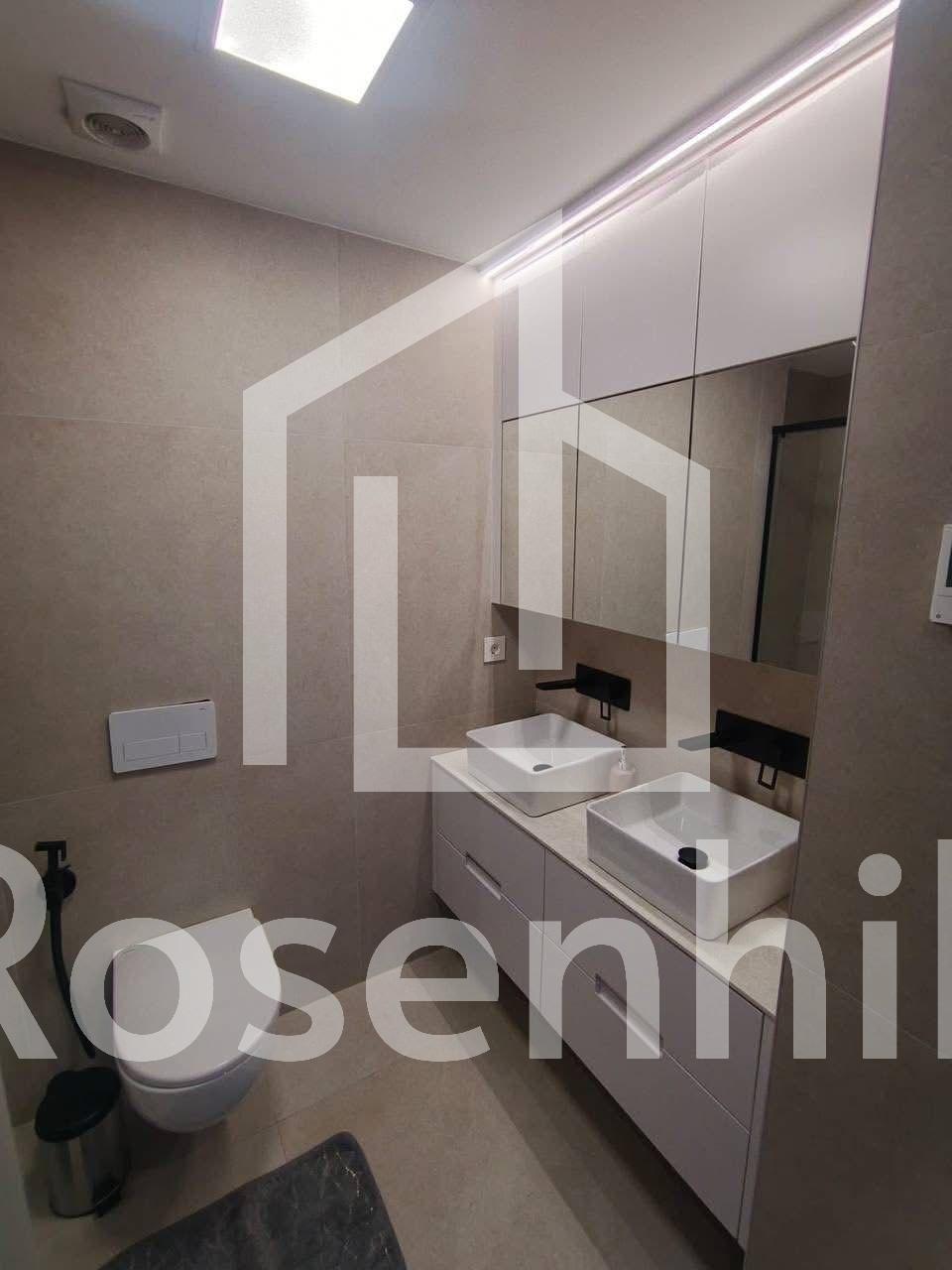 14c902c9-8a88-4f74-bae1-05e964619a1f